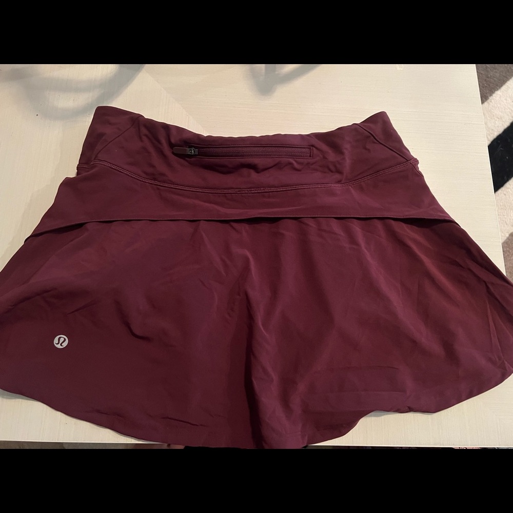 Lululemon maroon play off the pleats skirt